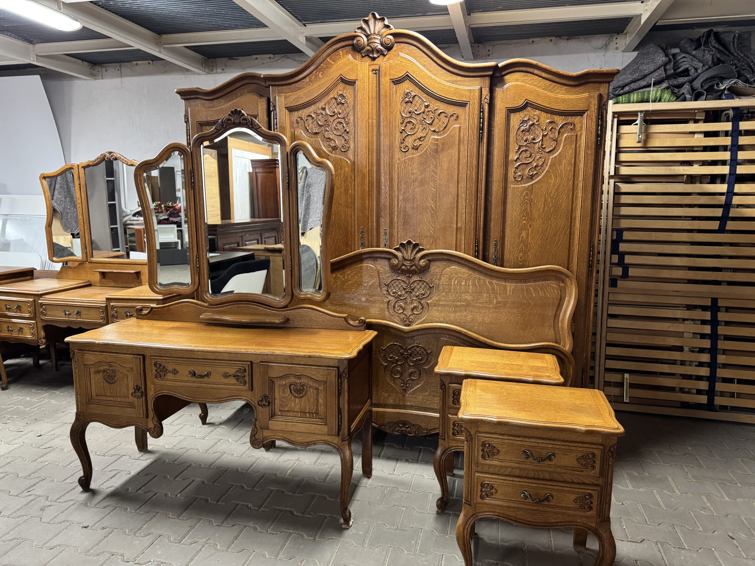 IMG_4777 zestaw mebli do sypialni