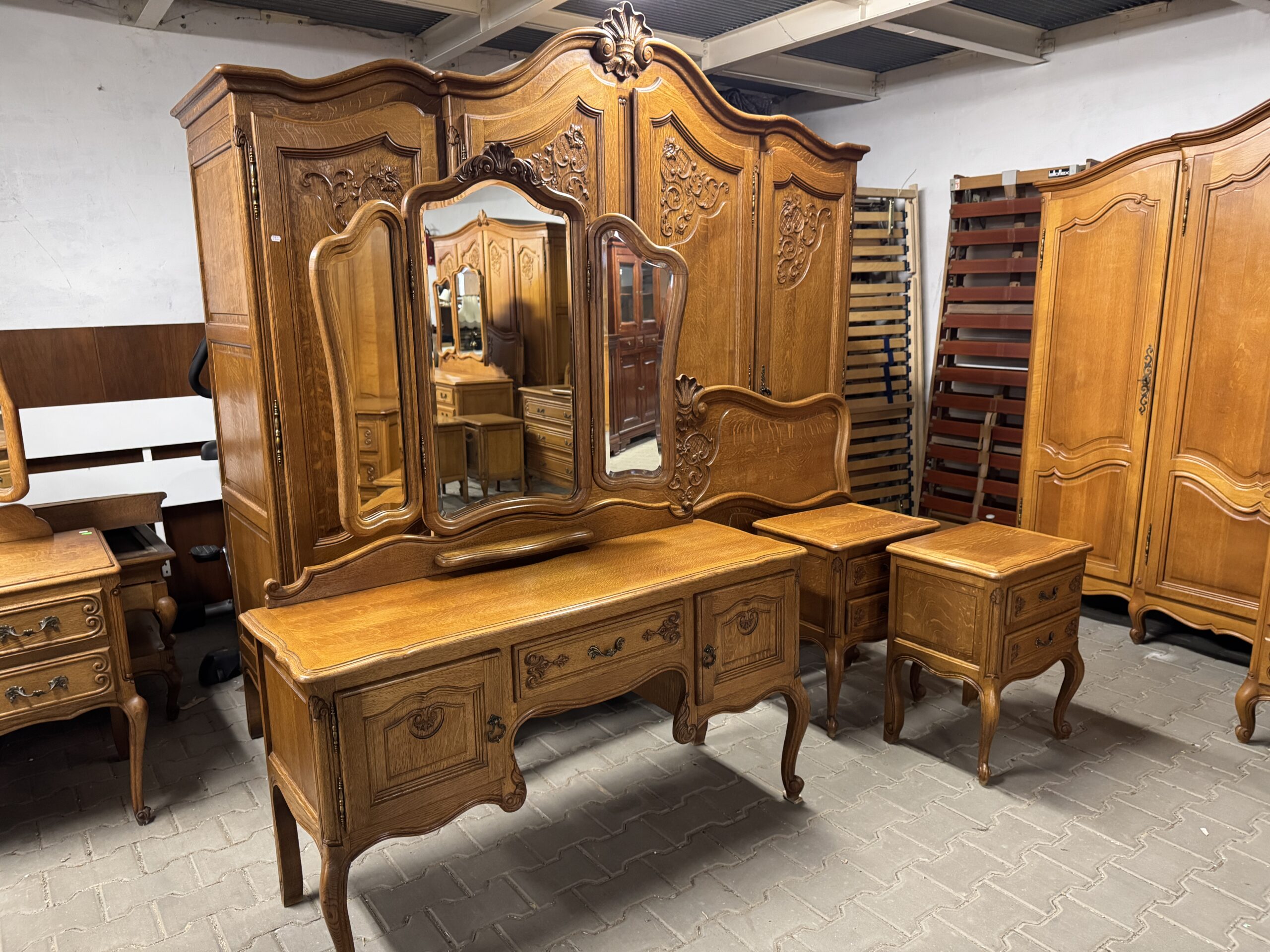 IMG_4789 zestaw mebli do sypialni