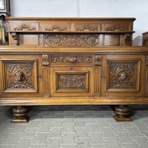 Komoda w stylu flamandzkim