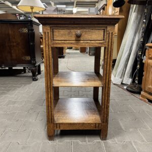 Etażerka dębowa w stylu rustykalnym