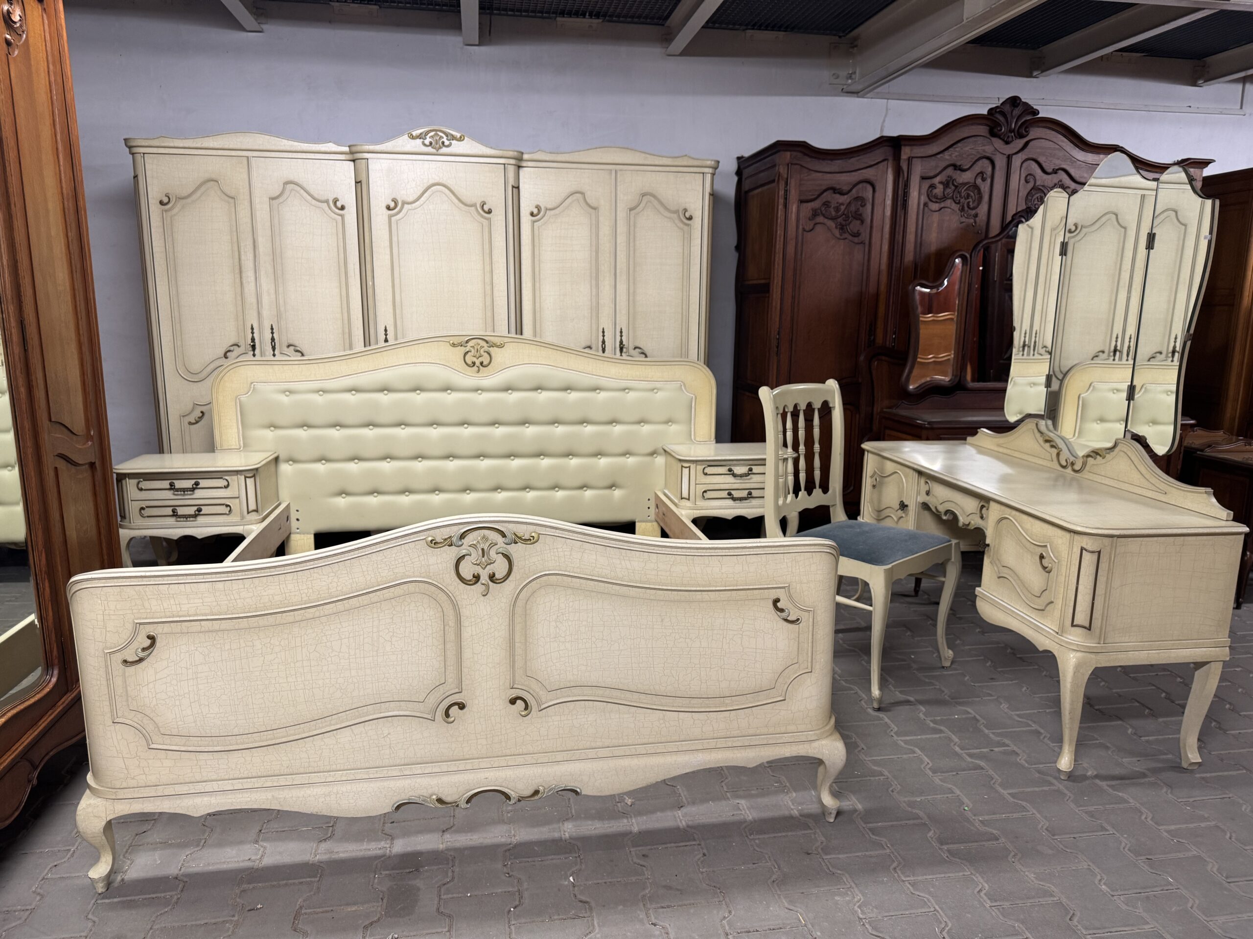 IMG_1383 Zestaw mebli do sypialni w stylu Ludwika