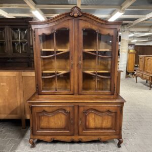 Witryna w stylu ludwikowskim