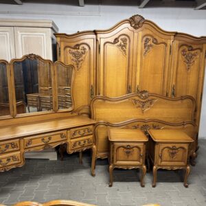 Zestaw mebli do sypialni Ludwik