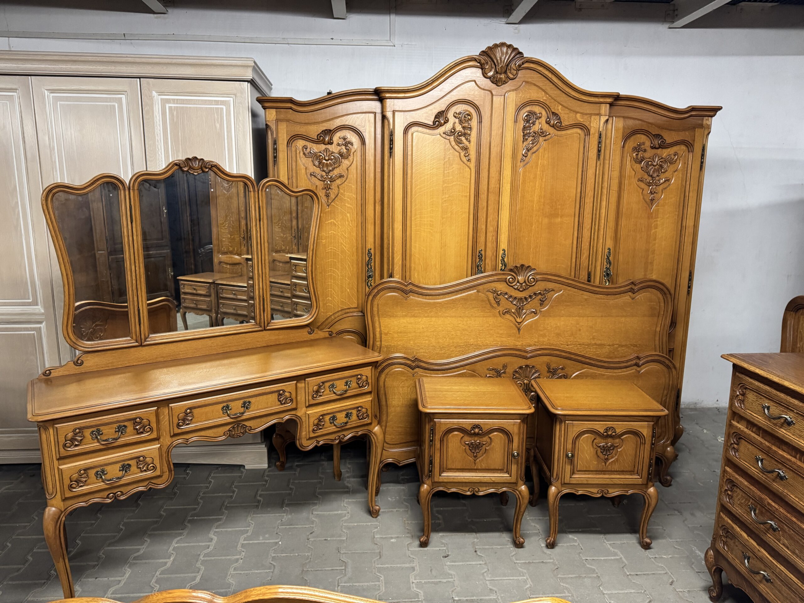 IMG_1868 Zestaw mebli do sypialni Ludwik