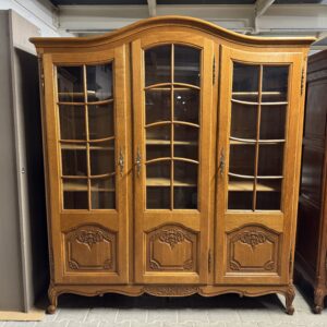 Biblioteka drewniana Ludwik