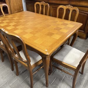 Stół rozkładany i 6 krzeseł