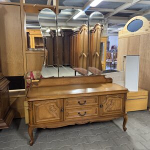 komoda drewniana z lustrem